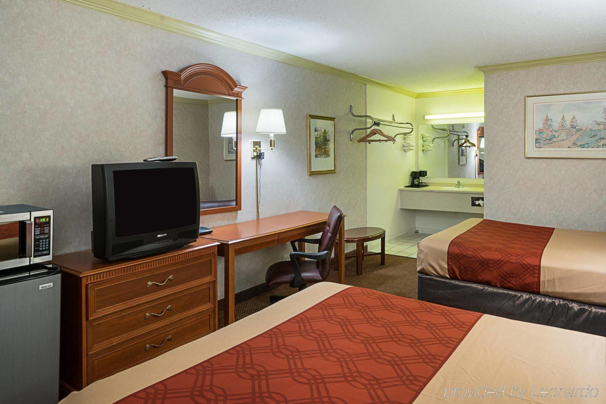 Travel Inn New Castle Airport Bagian luar foto