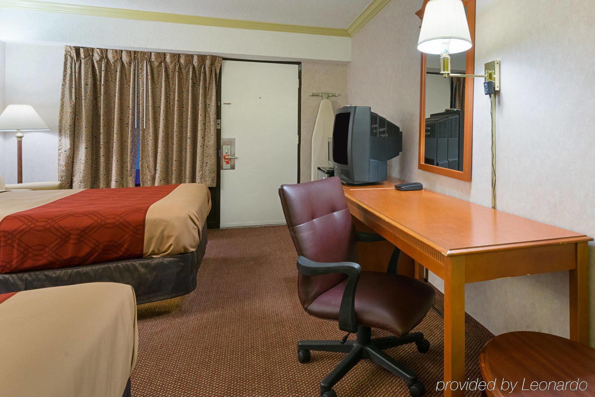 Travel Inn New Castle Airport Bagian luar foto